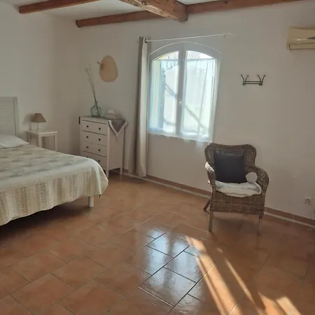 Mas Clement - Et Table D'hotes Bed & Breakfast